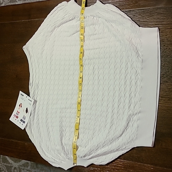 Smash! NWT White Lightweight Sweater - Small - Picture 7 of 10